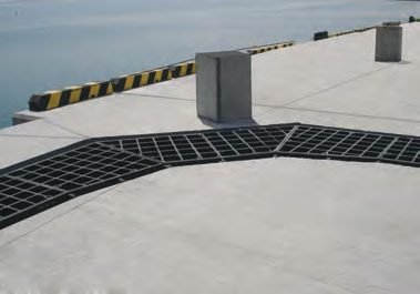 Drainage Gratings — curved grating quay